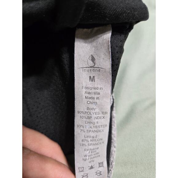 Icyzone medium women's grey athletic tank top with built in sports bra - Picture 4 of 7